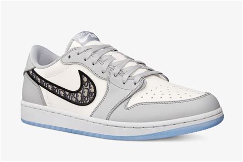 jordan dunks dior|jordan 1 Dior low price.